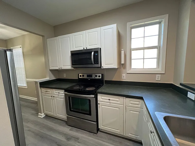 7706 Astoria Pl — Photo 8