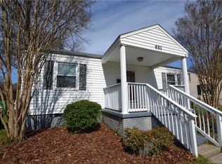 651 Melbourne Ct, Charlotte, NC 28209