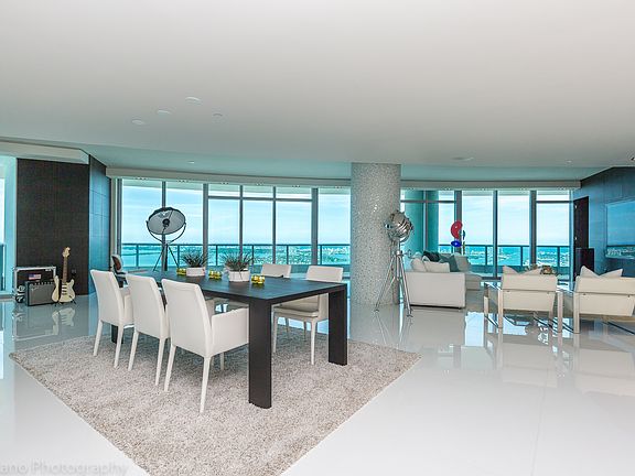 3rd image of 900 Biscayne Blvd APT 6207