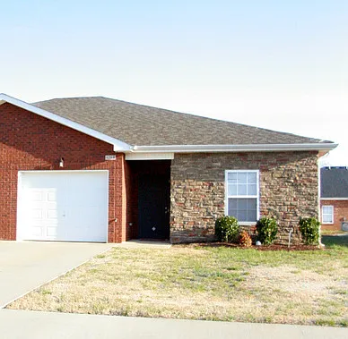 153 Maureen Dr #B