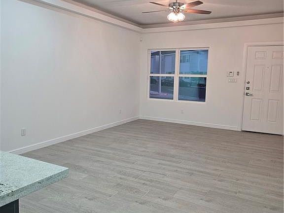 5th image of 901 Yuma Ave #1302