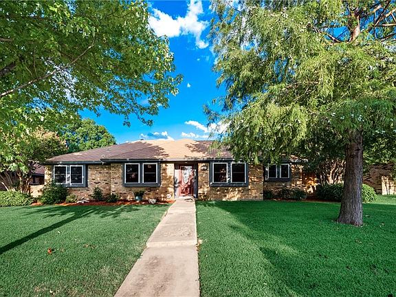 2nd image of 1911 Aspen Dr