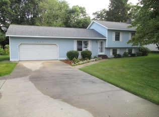 1600 W Giles Rd, Muskegon, MI 49445