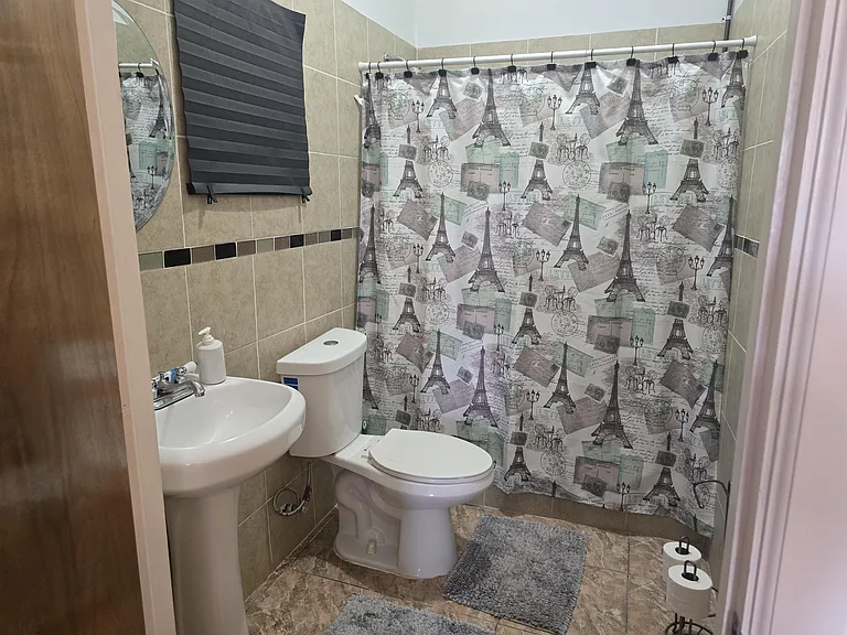 27 Lowry Hill Est #B — Photo 16
