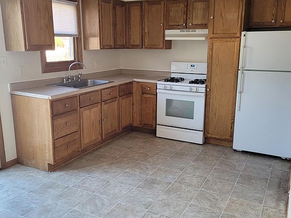 2nd image of 1556 E 34th Ave #1556