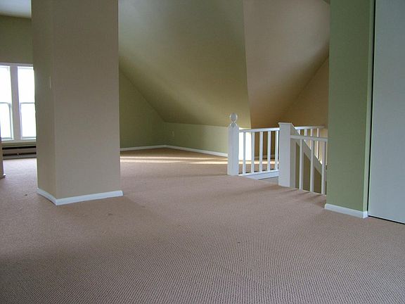 3rd floor, approx 680 sq. ft.