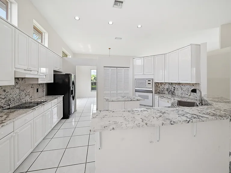 10769 Maple Chase Dr — Photo 20