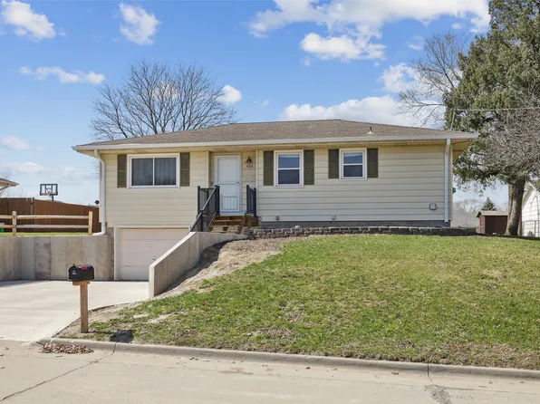 602 S 10th St, Adel, IA 50003