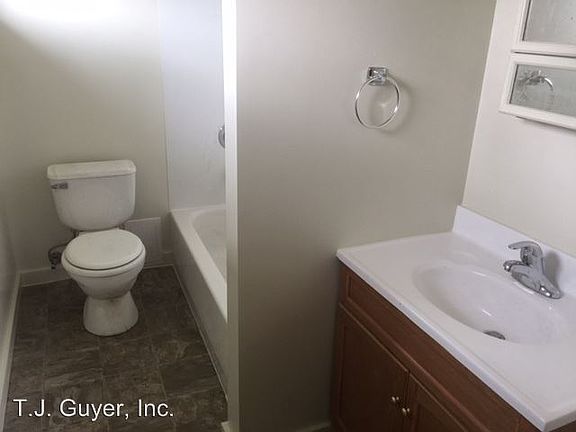 5th image of 309-B E Pine St