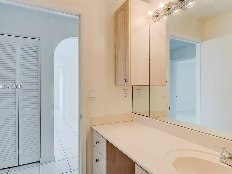 6410 SW 112th Pl — Photo 12