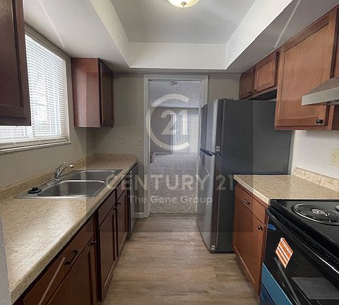 5th image of 625 Bright Ave