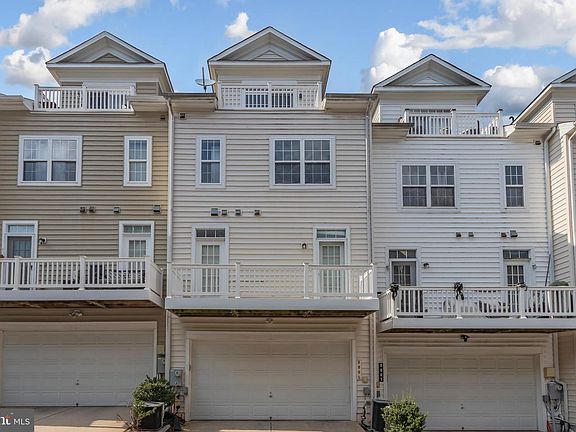 3rd image of 8005 Homefield Dr