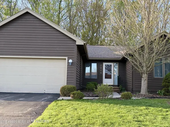 2414 Emerald Lake Dr, East Lansing, MI 48823