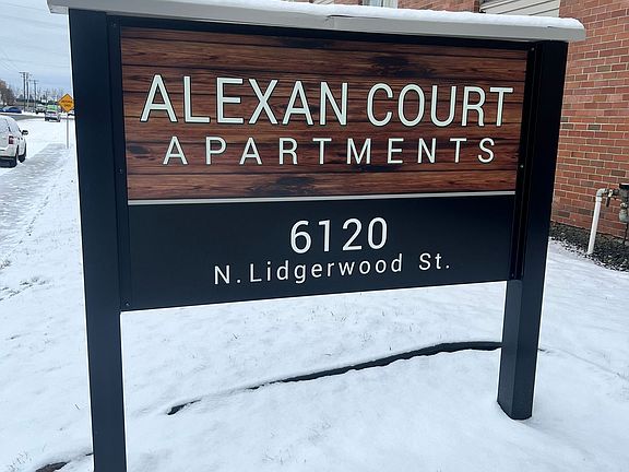 2nd image of 6120 N Lidgerwood St #214
