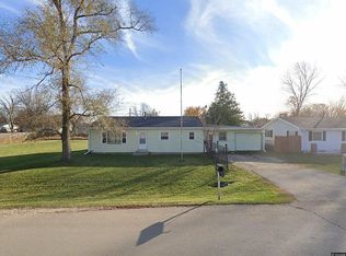 11087 E Fisher Rd, Rochelle, IL 61068