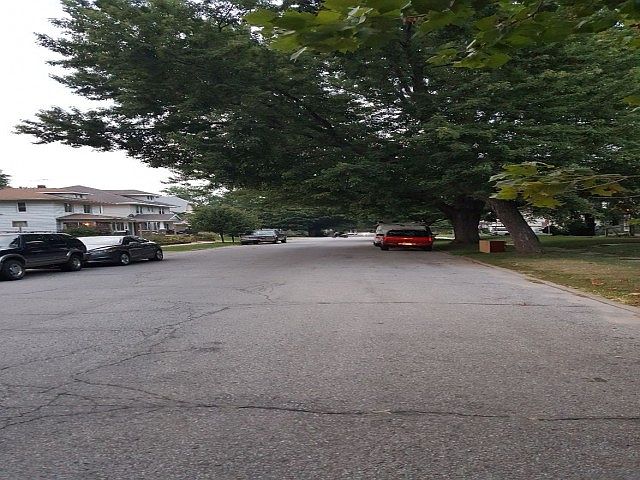 2nd image of 1744 Leer St