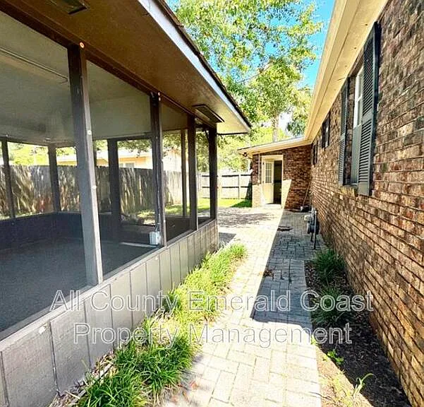 733 Beach Dr — Photo 39