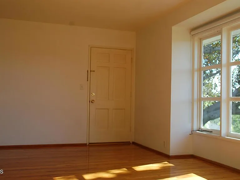 1637 Raymond Hill Rd — Photo 16