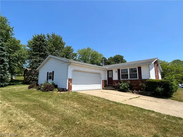 1269 Nottingham Sq NE, Bolivar, OH 44612