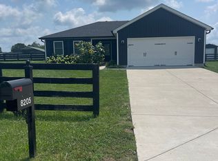 8205 Amelia Ct, Charlestown, IN 47111