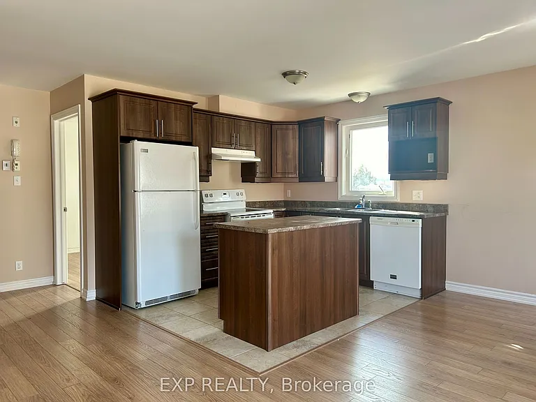 2149 Laurier St #201 — Photo 8