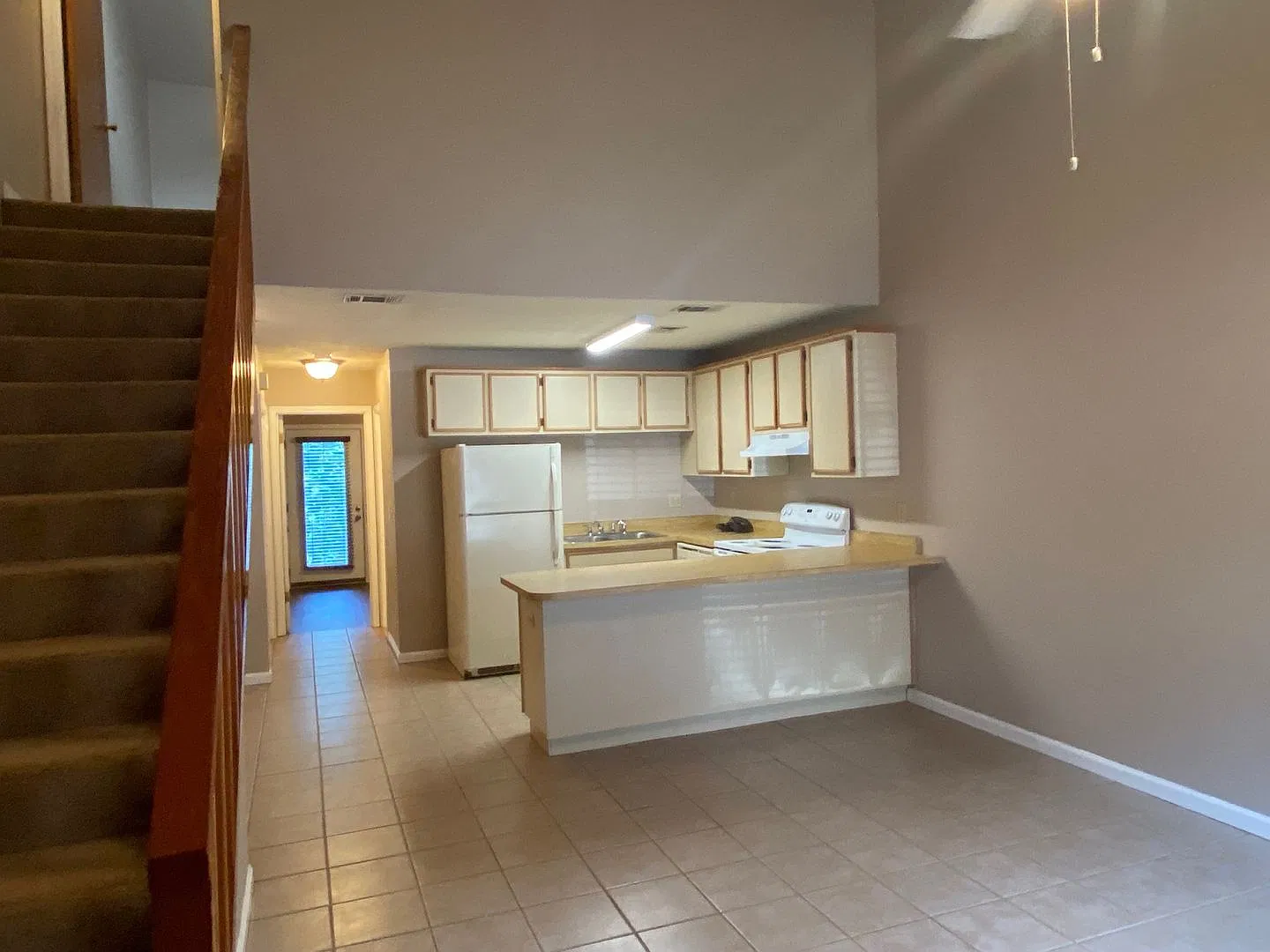 1284 High Road - Two Bedroom/Two Bath Townhome — Photo 2