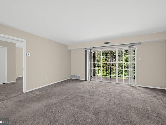 5th image of 1708 Valley Glen Rd #162