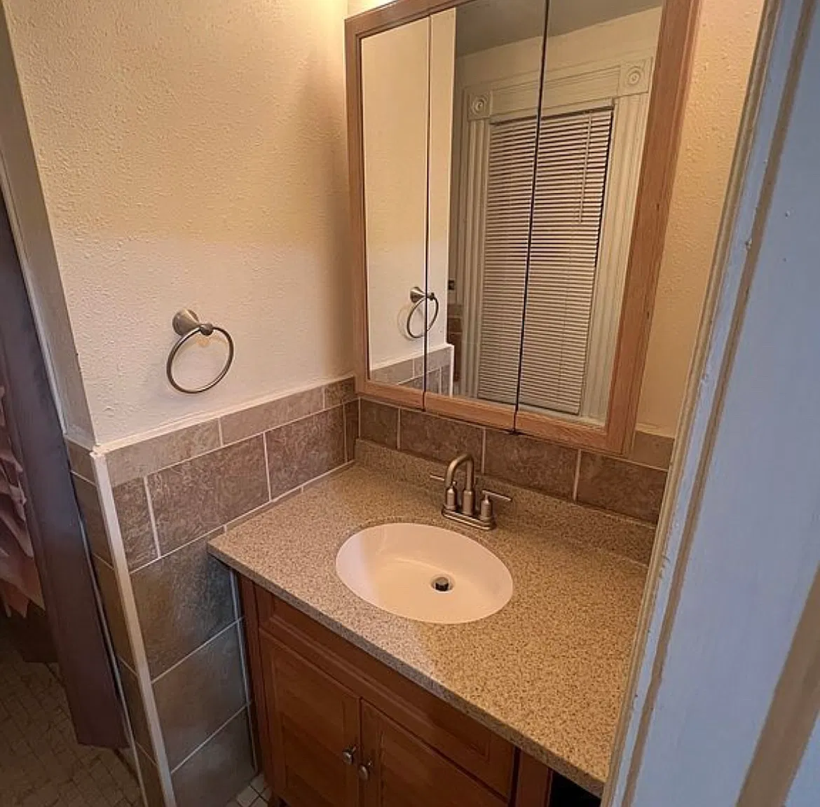 2 bed, 700 sqft, $1,300 — Photo 4