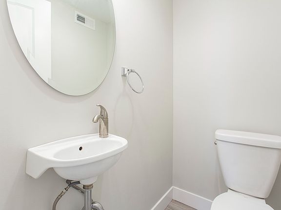 2nd image of 1533-39 Parrish St #3FA