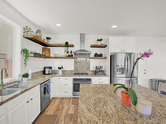 2nd image of 1801 Miekle Ave