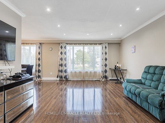 5th image of 20 Mayhill Cres