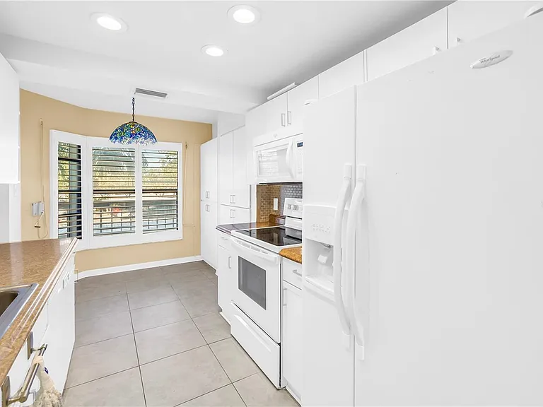 1320 Pasadena Ave S #203 — Photo 9