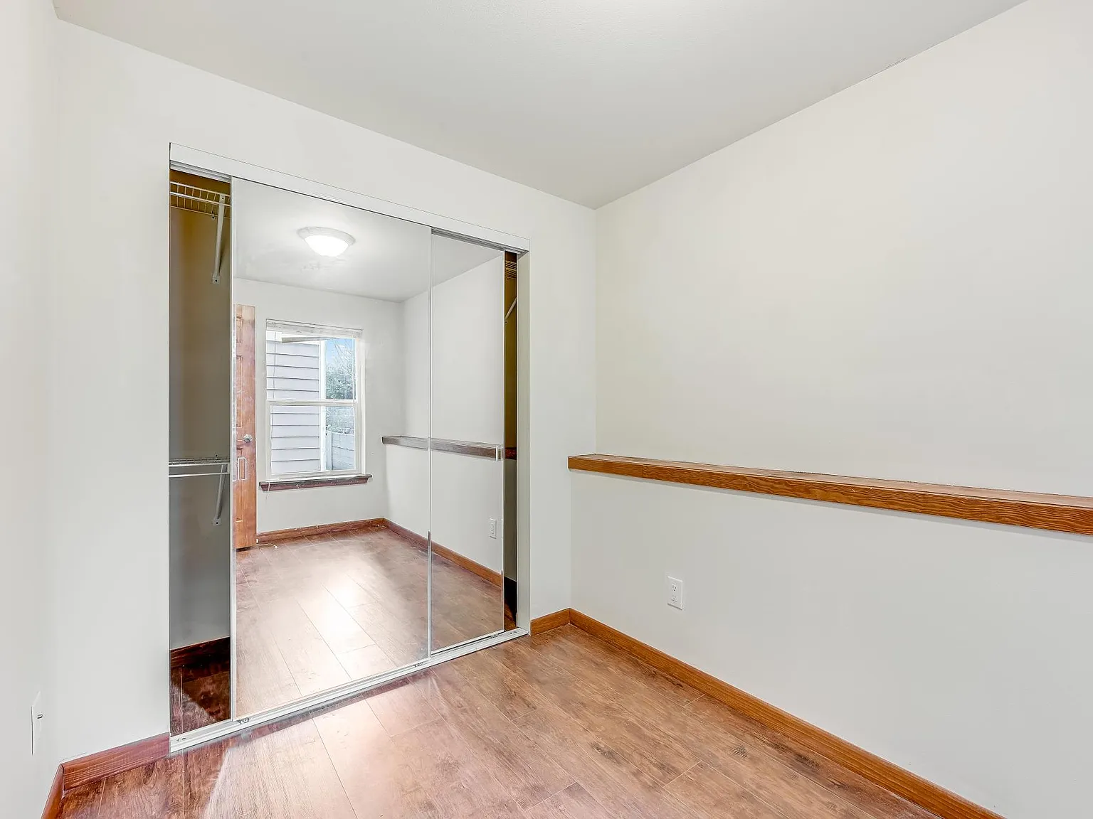 3 bed, 2.5 bath, 1450 sqft, $3,495 — Photo 3