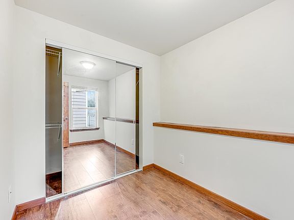 3rd image of 610 Melrose Ave E APT C