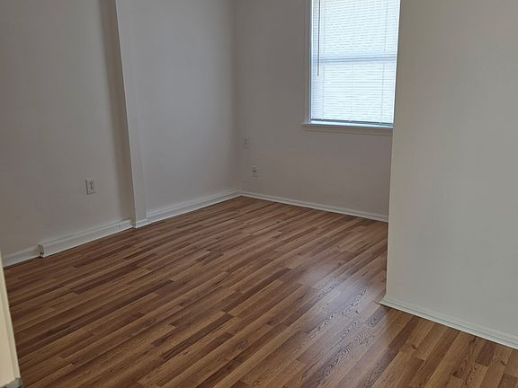 3rd image of 5622 Tracy Ave APT A