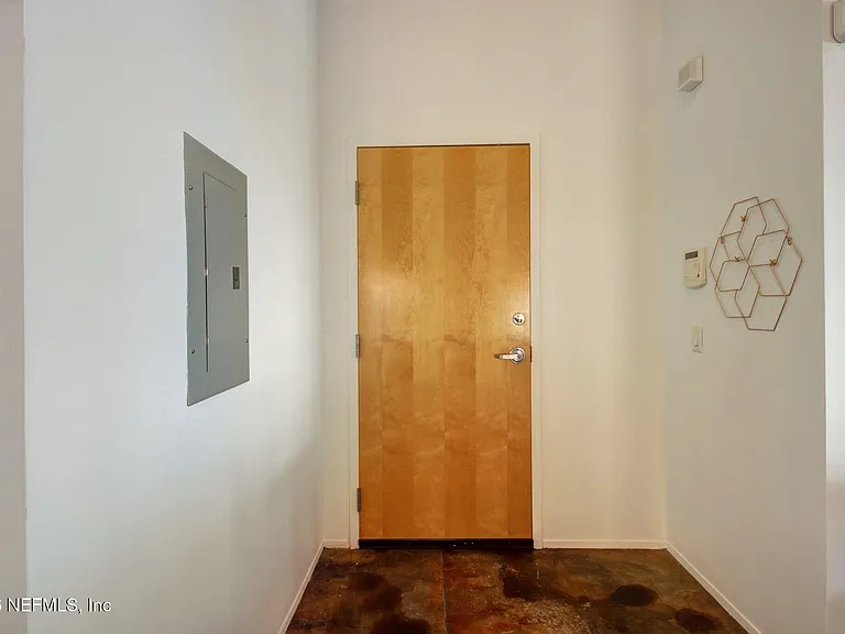 1050 Hendricks Ave #101 — Photo 7