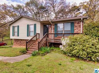 1088 Pebble Ln, Mount Olive, AL 35117