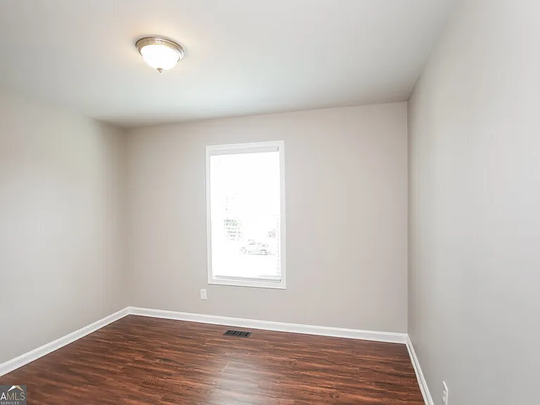 55 Richmond Dr — Photo 14
