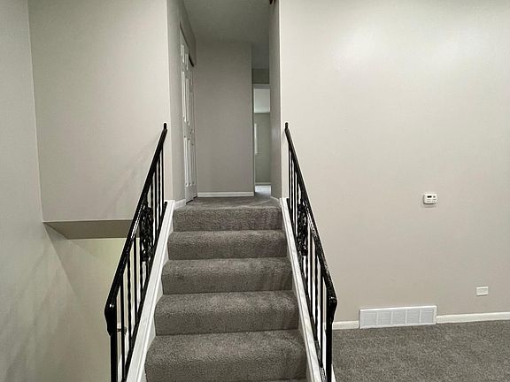 3rd image of 8924 Robin Dr APT B