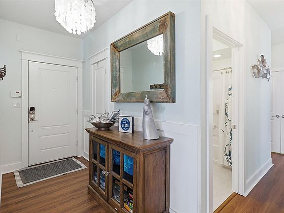 4th image of 4241 Pointe West Dr Unit 301