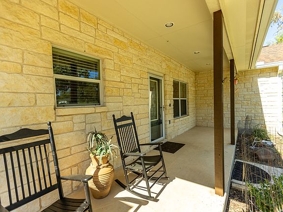 3rd image of 1216 Kings Ranch rd