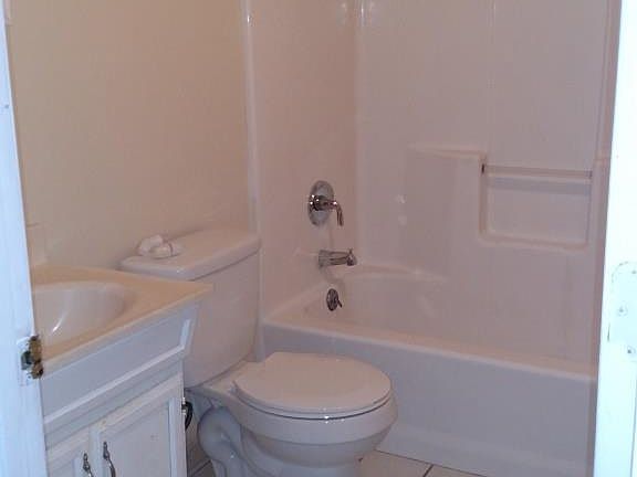 5th image of 2514 W 3rd St APT G