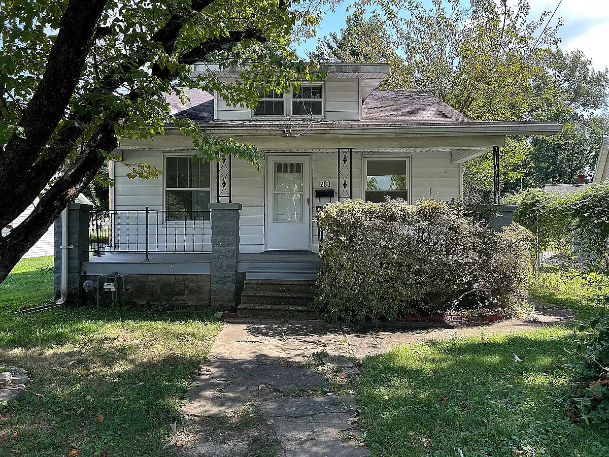2 bed, 825 sqft, $850 — Photo 1