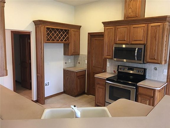 5th image of 13005 Peregrine Dr