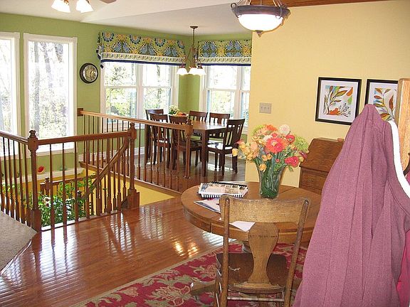 Dining room (view from foyer)
