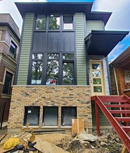 2468 W Berteau Ave, Chicago, IL, 60618