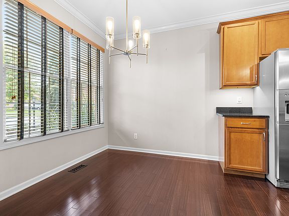 3rd image of 5634 Northcliffe Ln #30