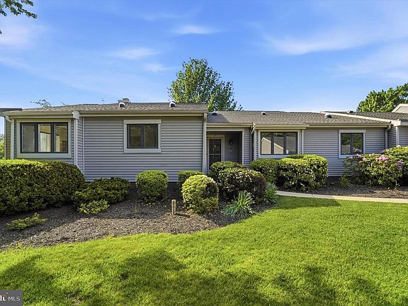 2nd image of 576 Franklin Way #576