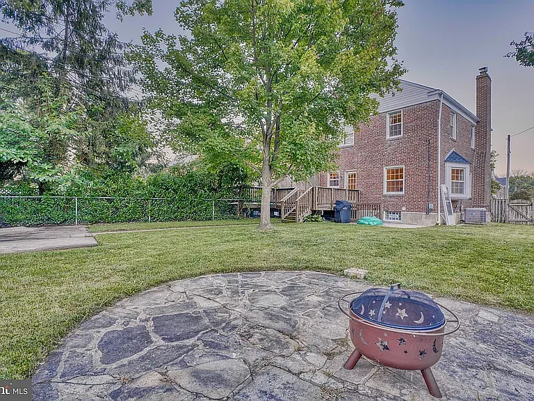 4 bed, 1440 sqft, $2,800 — Photo 3
