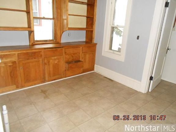 4th image of 3247 Oliver Ave N